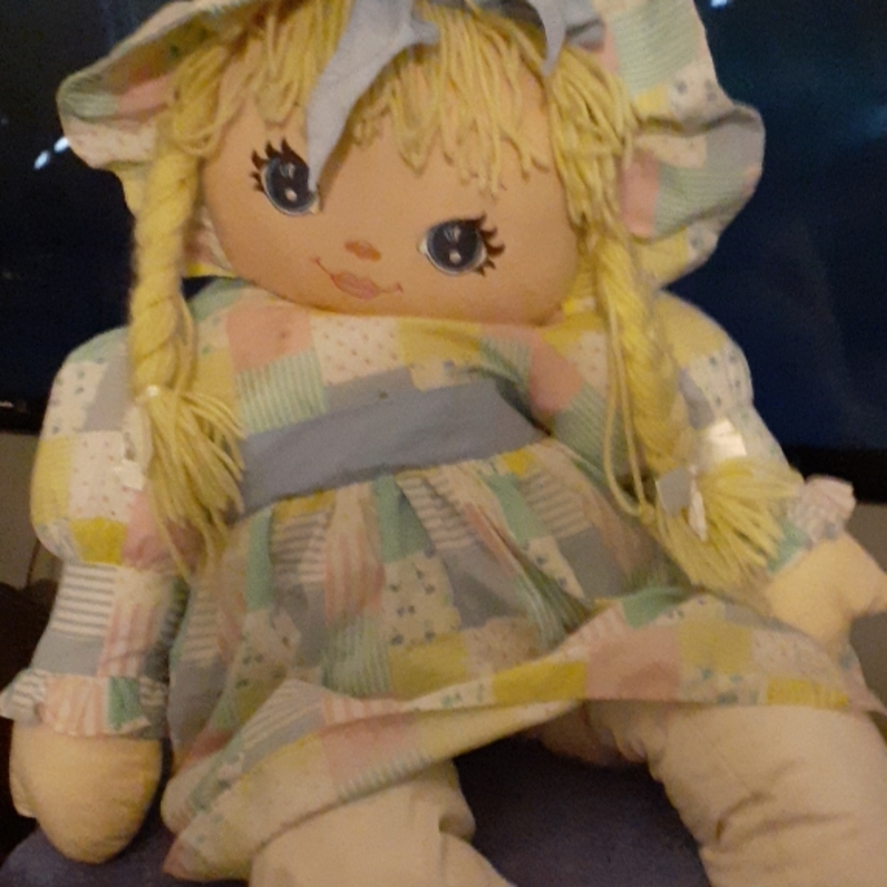 Huge raggie ann type doll